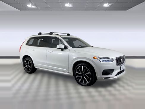 Used 2022 Volvo XC90 T6 Momentum w/ Advanced Package image 5