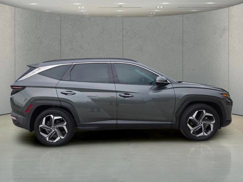 Used 2022 Hyundai Tucson Limited w/ Cargo Package FWD image 3