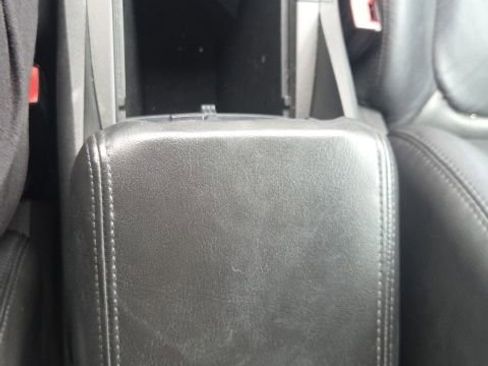 Used 2011 Chevrolet Traverse LT w/ Personal Connectivity Package FWD image 34