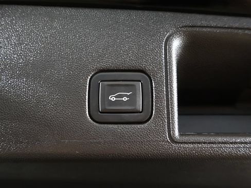 Used 2024 GMC Terrain SLT w/ Tech Package AWD/4WD image 23