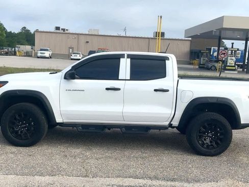Used 2024 Chevrolet Colorado Trail Boss w/ Advanced Trailering Package AWD/4WD image 7