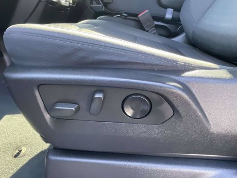 Used 2022 Chevrolet Silverado 1500 Custom RWD image 19