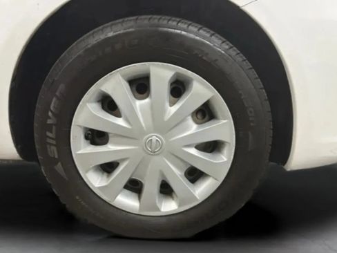 Used 2016 Nissan Versa SV FWD image 23
