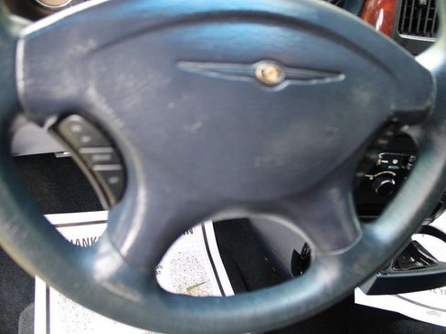 Used 2001 Chrysler Town & Country LX FWD image 25