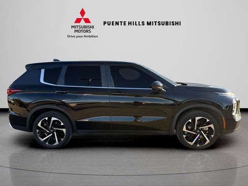 Used 2022 Mitsubishi Outlander SE image 4