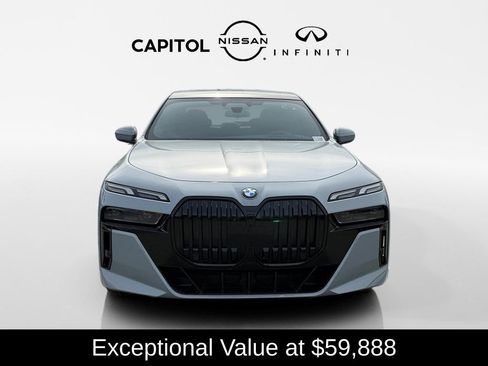 Used 2023 BMW 740i image 2