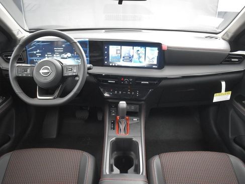 New 2026 Nissan Kicks SR FWD image 9