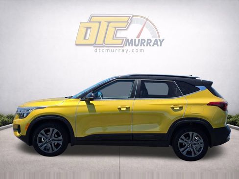 Used 2023 Kia Seltos S w/ Navigation Package FWD image 3