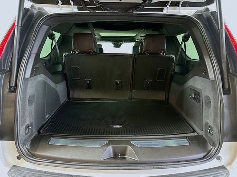 Used 2021 Cadillac Escalade ESV Premium Luxury Platinum image 28