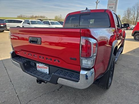 Used 2022 Toyota Tacoma TRD Sport AWD/4WD image 10