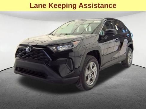Used 2022 Toyota RAV4 LE AWD/4WD image 4