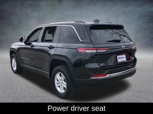 Used 2023 Jeep Grand Cherokee Laredo image 6