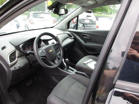 Used 2017 Chevrolet Trax LS AWD/4WD image 15