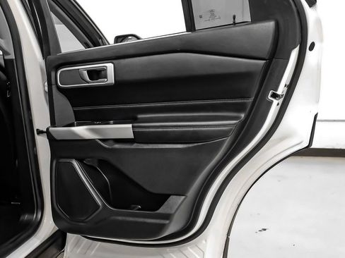 Used 2020 Ford Explorer XLT w/ Equipment Group 202A RWD image 61