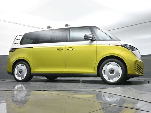 New 2025 Volkswagen ID. Buzz 1st Edition image 38