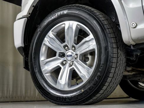 Used 2018 Ford F150 Platinum w/ Equipment Group 701A Luxury image 57