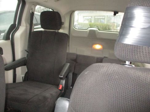 Used 2012 Dodge Grand Caravan SE image 14