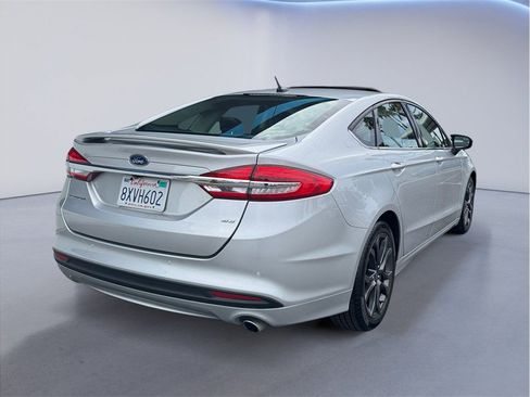 Used 2018 Ford Fusion SE w/ Equipment Group 201A FWD image 6