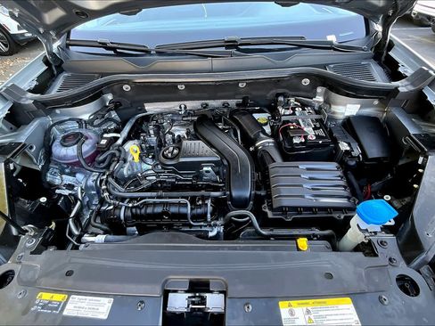 Certified 2023 Volkswagen Taos SE w/ Panoramic Sunroof Package image 29