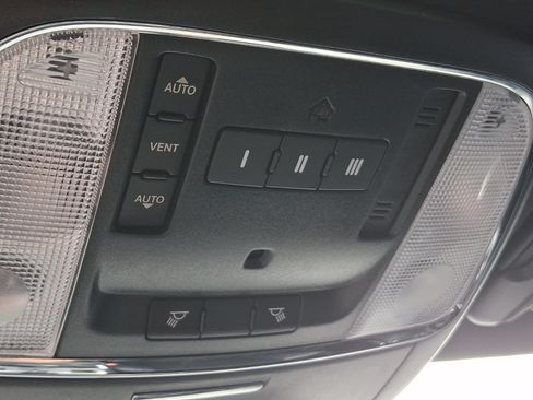 Used 2012 Dodge Charger R/T RWD image 28