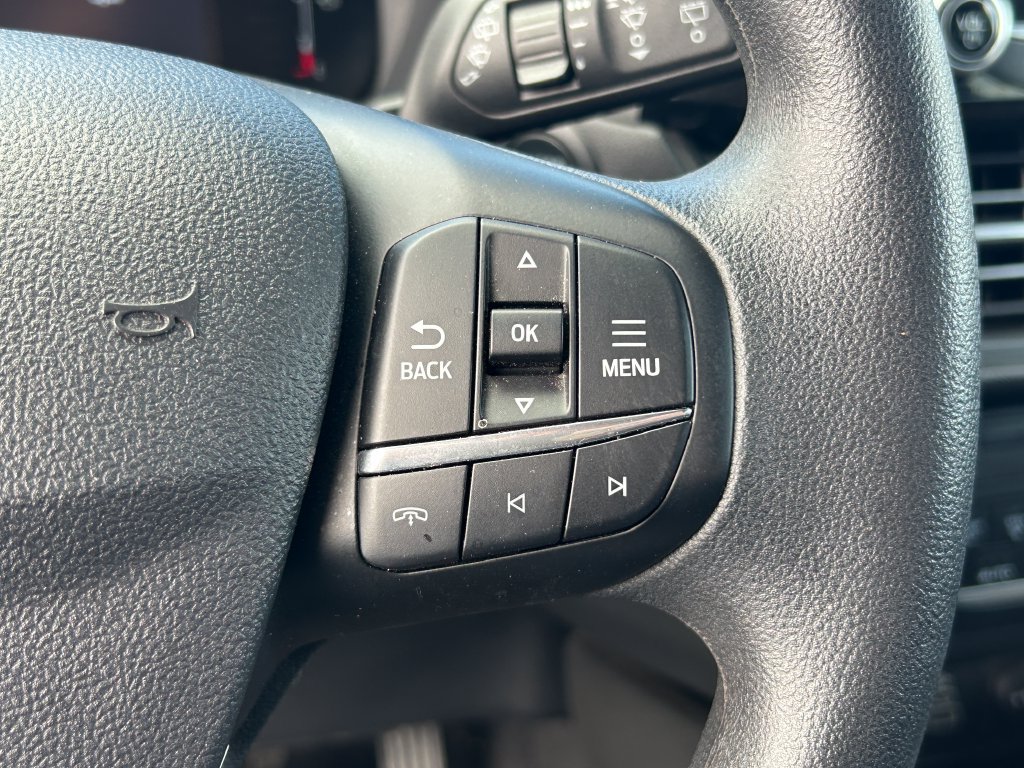 Used 2025 Ford Escape Active AWD/4WD image 18