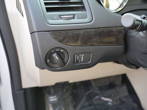 Used 2018 Dodge Grand Caravan SE w/ UConnect Hands-Free Group FWD image 16