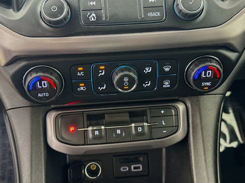 Used 2022 GMC Acadia AT4 w/ Technology Package AWD/4WD image 18
