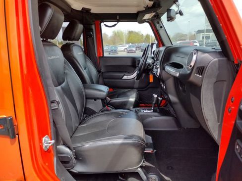 Used 2015 Jeep Wrangler Unlimited Rubicon w/ Connectivity Group AWD/4WD image 20