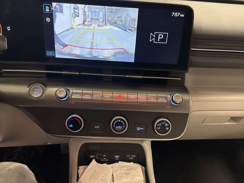 Used 2025 Hyundai Kona SE FWD image 3
