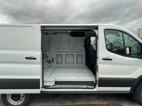 Used 2024 Ford Transit 250 Low Roof RWD image 19
