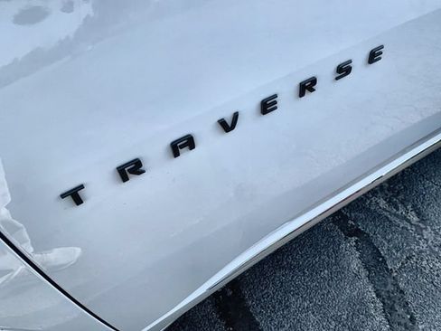 Used 2023 Chevrolet Traverse Premier FWD image 33