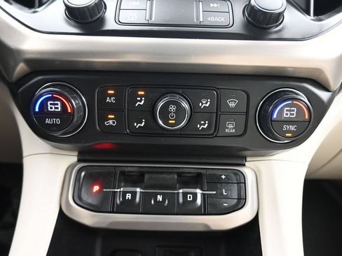 Used 2021 GMC Acadia Denali w/ Denali Ultimate Package AWD/4WD image 29