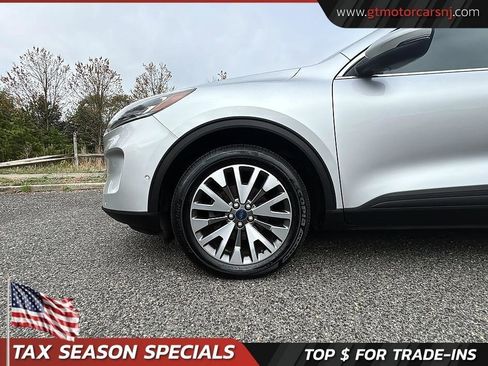 Used 2020 Ford Escape Titanium image 15