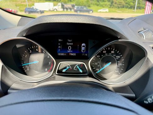 Used 2017 Ford Escape SE w/ Equipment Group 201A AWD/4WD image 35