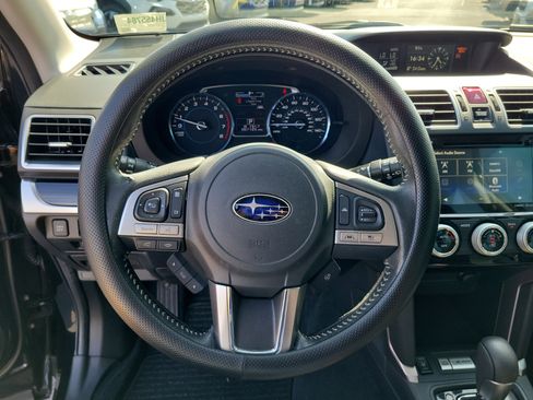 Used 2018 Subaru Forester 2.5i Touring AWD/4WD image 22