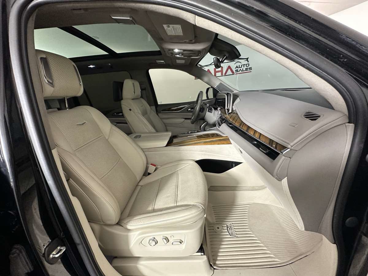 Used 2021 Cadillac Escalade ESV Sport Platinum AWD/4WD image 27