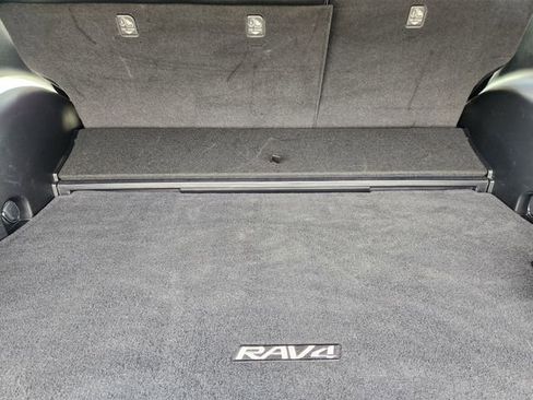 Used 2018 Toyota RAV4 Limited image 35