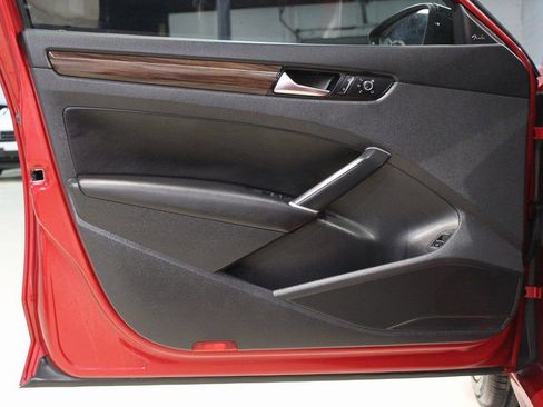 Used 2022 Volkswagen Passat 2.0T image 27