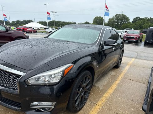 Used 2019 INFINITI Q70 Luxe AWD/4WD image 6