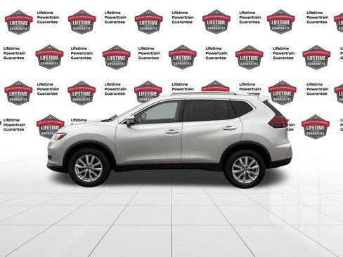 Certified 2018 Nissan Rogue SV image 2