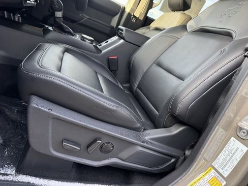 New 2025 Ford Bronco Outer Banks image 7