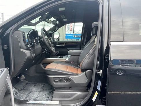 Used 2025 Chevrolet Silverado 2500 High Country w/ High Country Premium Package image 9