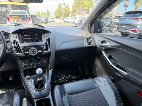 Used 2017 Ford Focus ST w/ Equipment Group 401A image 23