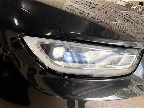 Used 2023 Chrysler Pacifica Limited FWD image 27
