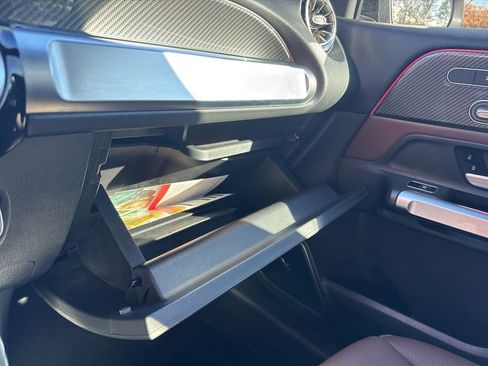 Used 2023 Mercedes-Benz GLB 35 AMG 4MATIC image 41