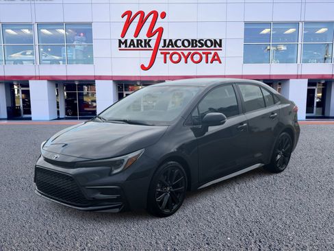 Used 2025 Toyota Corolla SE image 1