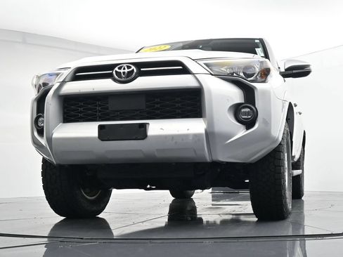 Used 2022 Toyota 4Runner SR5 Premium AWD/4WD image 34