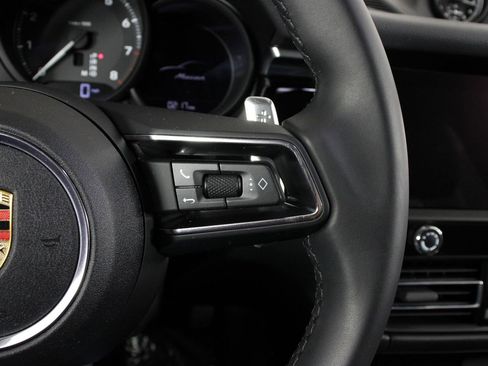 Certified 2025 Porsche Macan image 15