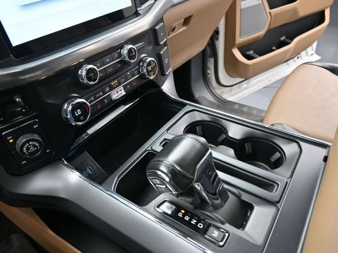 Used 2021 Ford F150 Lariat AWD/4WD image 17