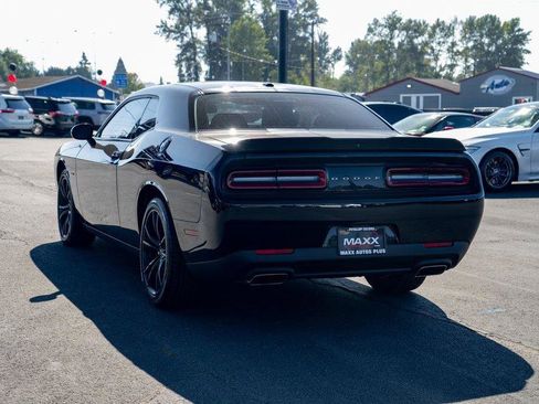 Used 2016 Dodge Challenger R/T w/ Blacktop Package image 11